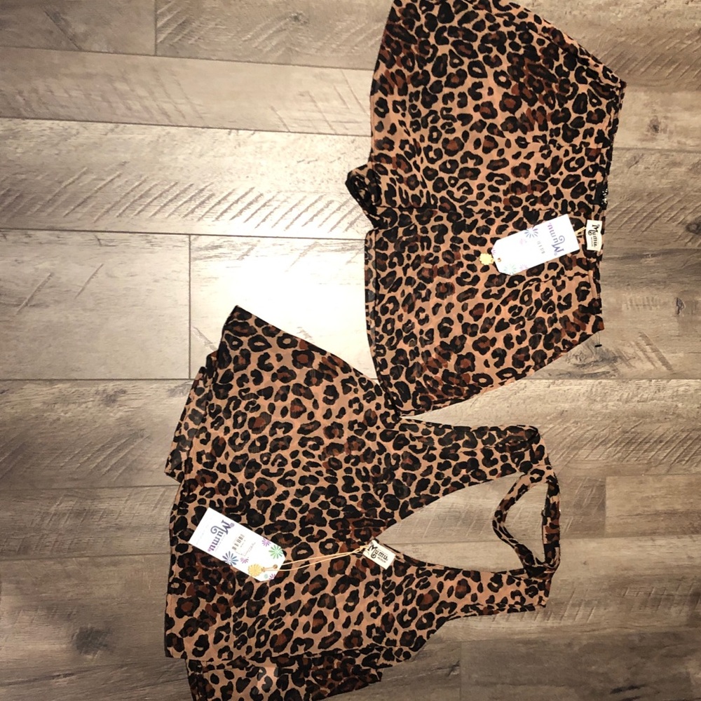 NWT show me your mumu leopard set!